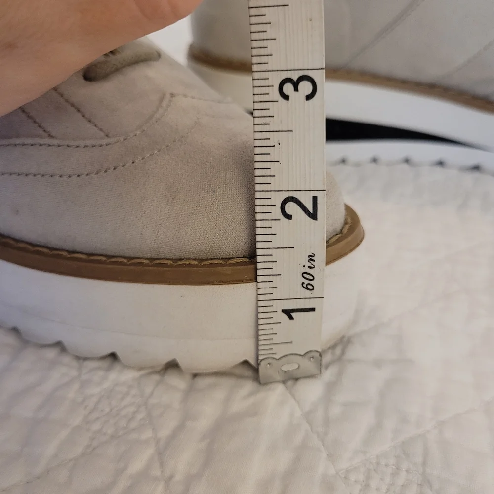 Madden Girl 'Andria' platform wing tip lace-up grey white tan size 6M